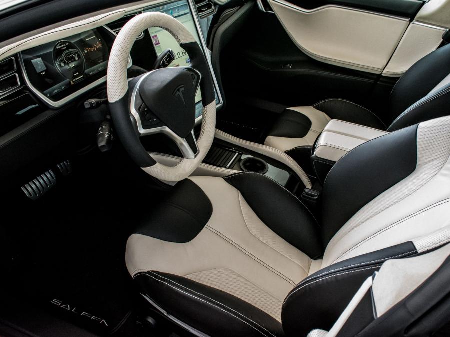 Интерьер Saleen Foursixteen 2014 года  (фото 4 из 7)